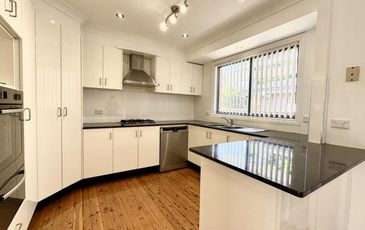 38 BORONIA RD, Bossley Park