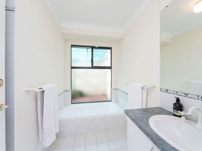 10 Limerick Way    UNDER OFFER, Fremantle