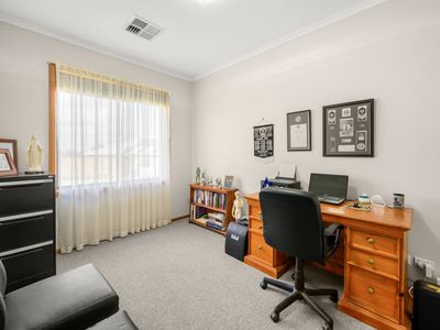 12 Silverbrook Avenue, Mount Gambier