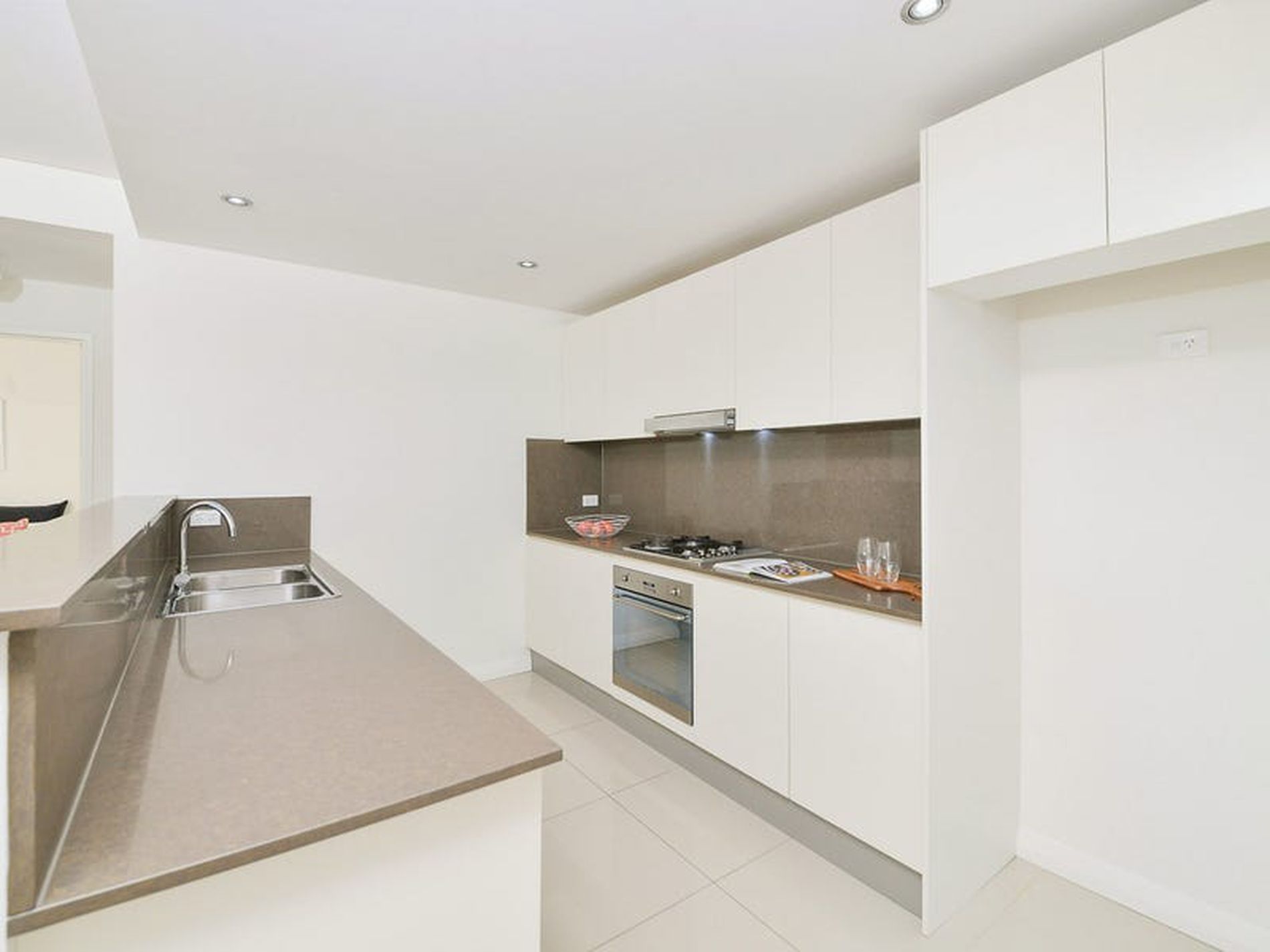 4311 / 42 Pemberton Street, Botany