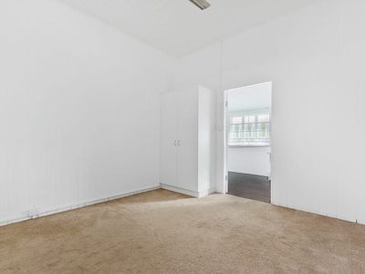 1 / 120 Cypress, Torquay