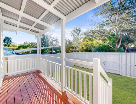 Lifestyle, Location & Endless Appeal! image 5