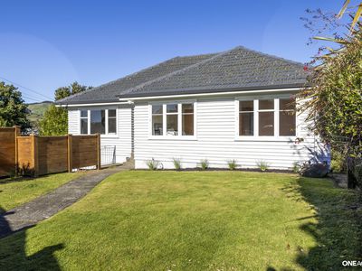 9 Woodstock Terrace, Tawa