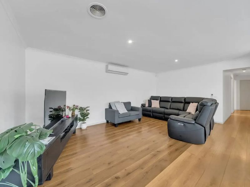33 Charlotte Crescent, Wyndham Vale, Wyndham Vale - Thumbnail 4