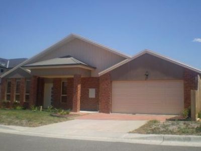 29 Bingham Rise, Lynbrook