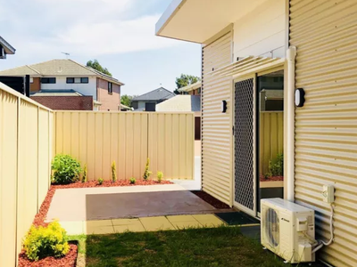 1A Jonah Street, Stanhope Gardens