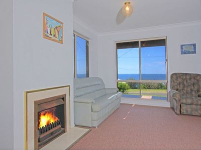 137 Mitchell Parade, Mollymook