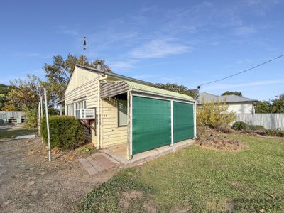 22  River Road , Horsham
