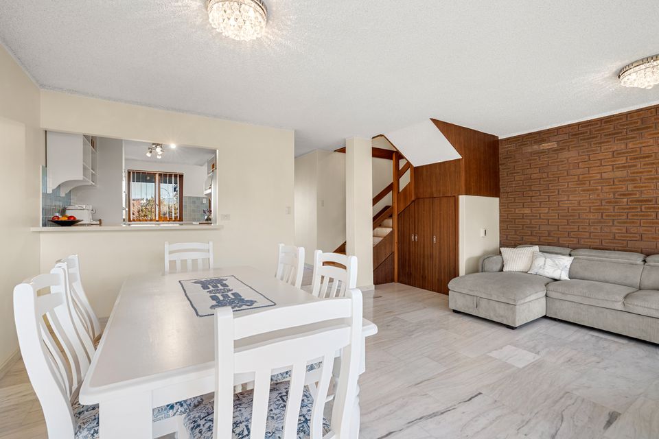 9 / 16 ARCADIA DRIVE, Shoalwater