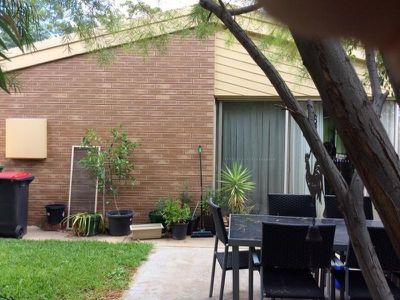 4 / 8 YARREIN Street, Barham