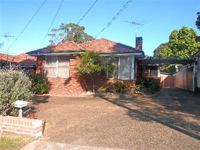 210 Moorefields Rd, Beverly Hills