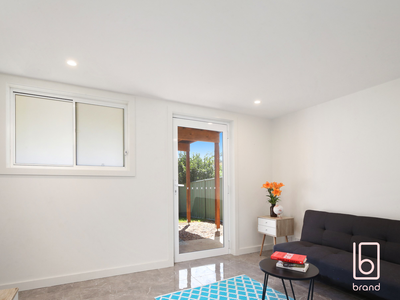 16 Lakewood Ave, Green Point
