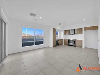 10 Nitre Street, Manor Lakes