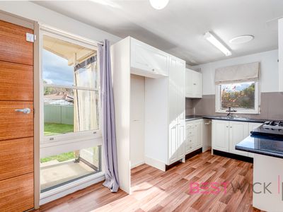 12 Hawkins Street, West Bathurst