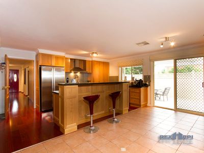 10 Hickory Drive, Narre Warren South