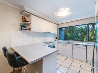 7 / 17 Riverview Parade, Surfers Paradise