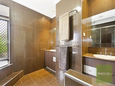 8 Johnstone Court, Douglas