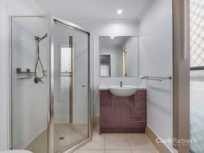 41 Hume Circuit, Warner
