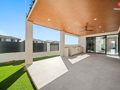 6 Arnott Avenue, Middleton Grange