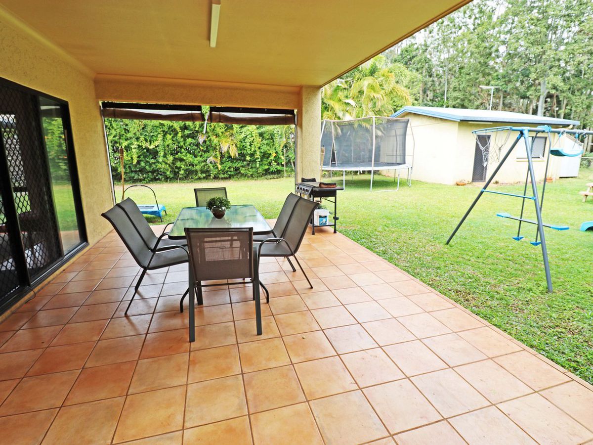 11 DANZER DRIVE, Atherton