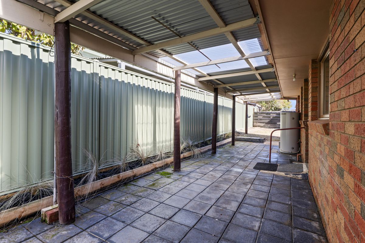 2 / 11 Club Court, Mansfield