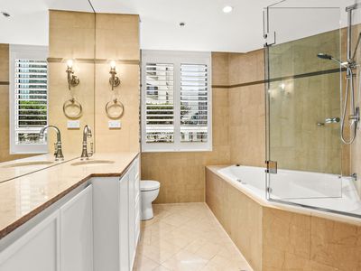 2 Bond Street, Sydney