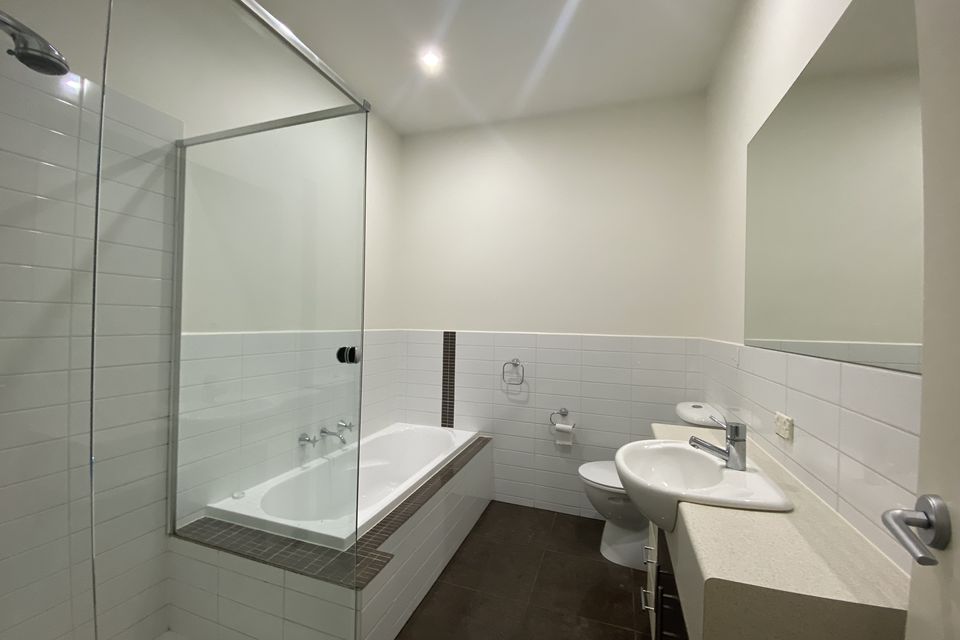 2 / 29 Simpson Drive, Mount Waverley