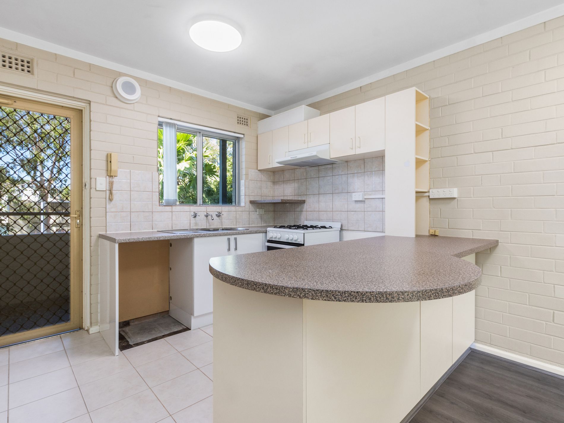 27/34 Davies Road, Claremont
