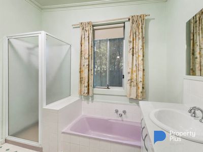 33 Weeroona Avenue, White Hills