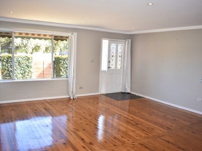 25 Dugga Street, Peak Hill