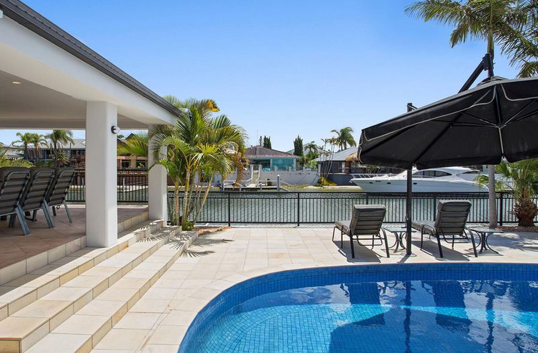 8 Buccaneer Court, Paradise Waters Smart Real Estate
