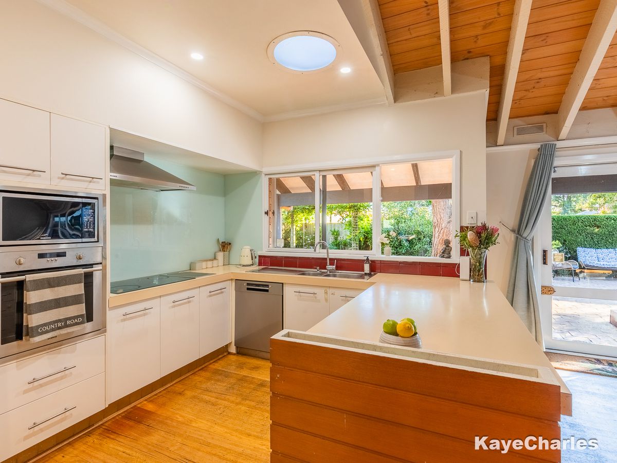 2 Young Street, Beaconsfield Upper