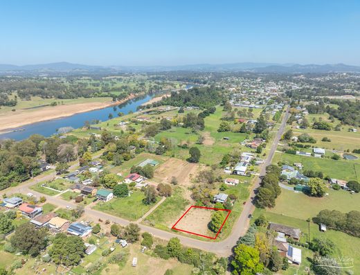 Outstanding Opportunity on 1,469sqm Corner Block
