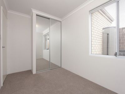 2 / 58 Central Avenue, Redcliffe