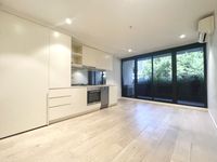 205 / 130 Dudley Street, West Melbourne