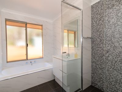 71 Jarrah Close, Hay