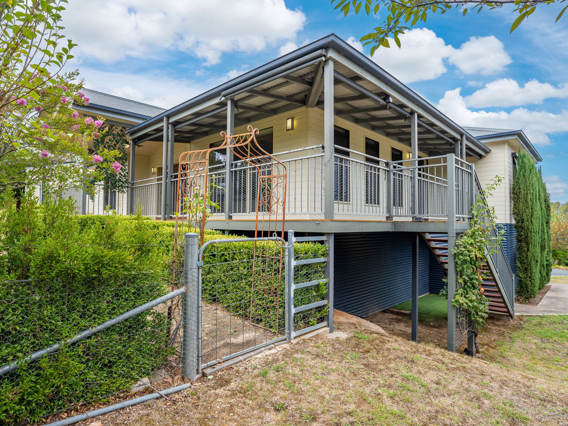 12 MCEVOY LANE, Yackandandah