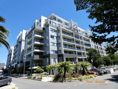 99 / 15 Coranderrk Street, Canberra