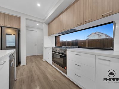 1 Alabaster Street, Clyde North