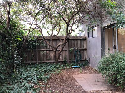 4 / 12 Farnham Court, Flemington