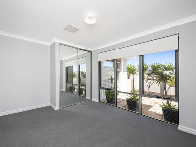 180 Lagoon Drive, Yanchep