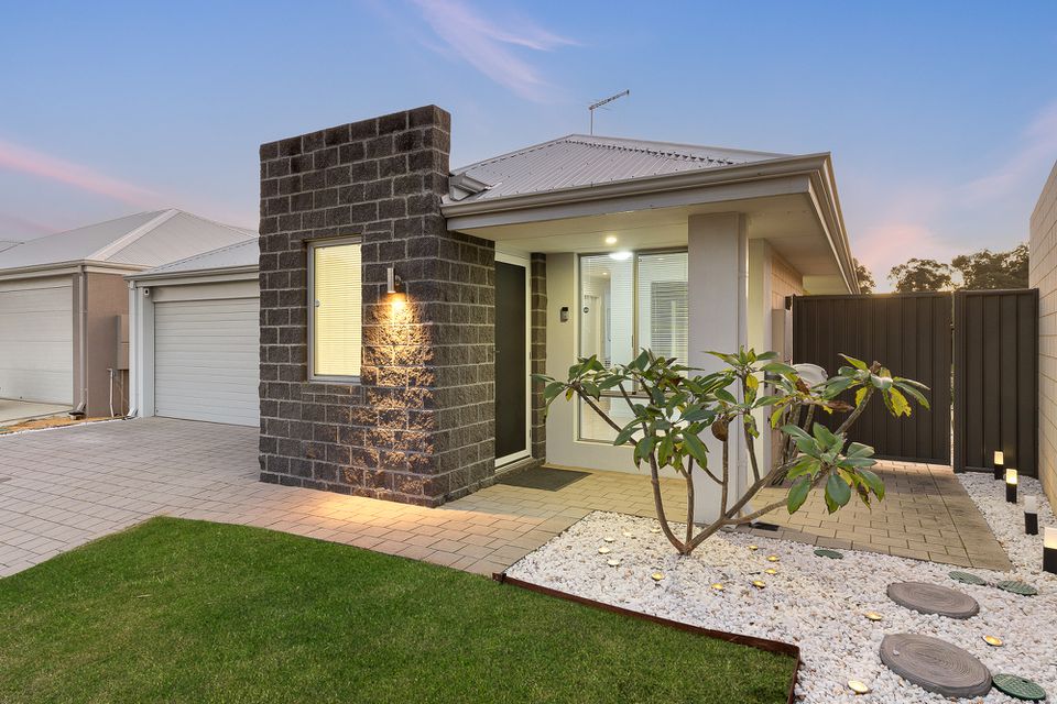 11 AUBURN WAY, Baldivis