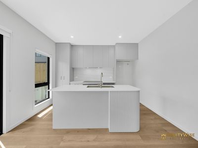 10 Swansea Road, Manor Lakes