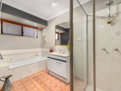 8 Saratoga Close, Kirwan