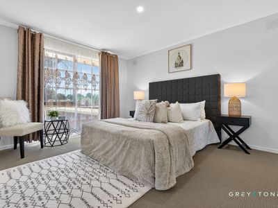 8 St John Place, Melton West