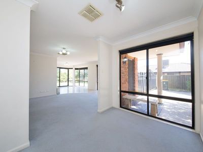 98 Twickenham Drive, Dubbo