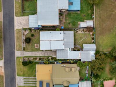 30 Freeburgh Avenue, Mount Beauty