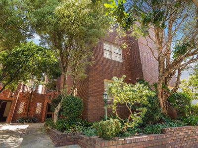 2 / 196a West Street, Crows Nest