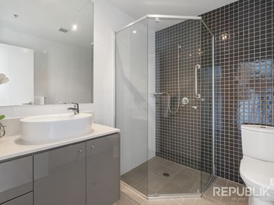 1101 / 4 Como Crescent, Southport