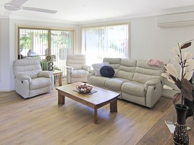 17 Manara Crescent, Forster